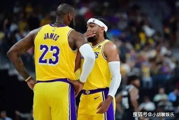 湖人球员恋情曝光内线爱情大戏引热议的简单介绍