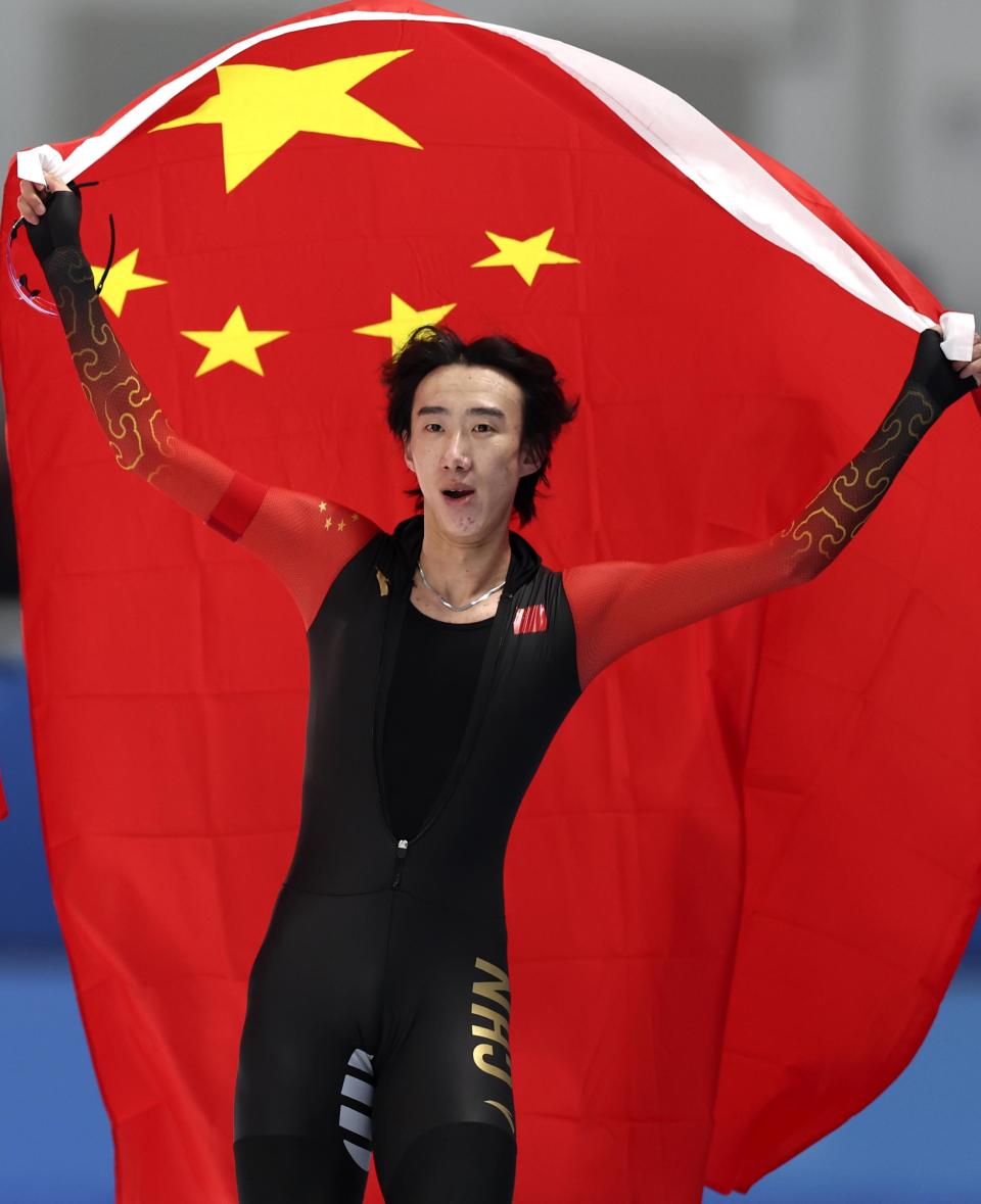 哥斯达黎加滑冰选手勇夺金牌！赢得掌声的简单介绍