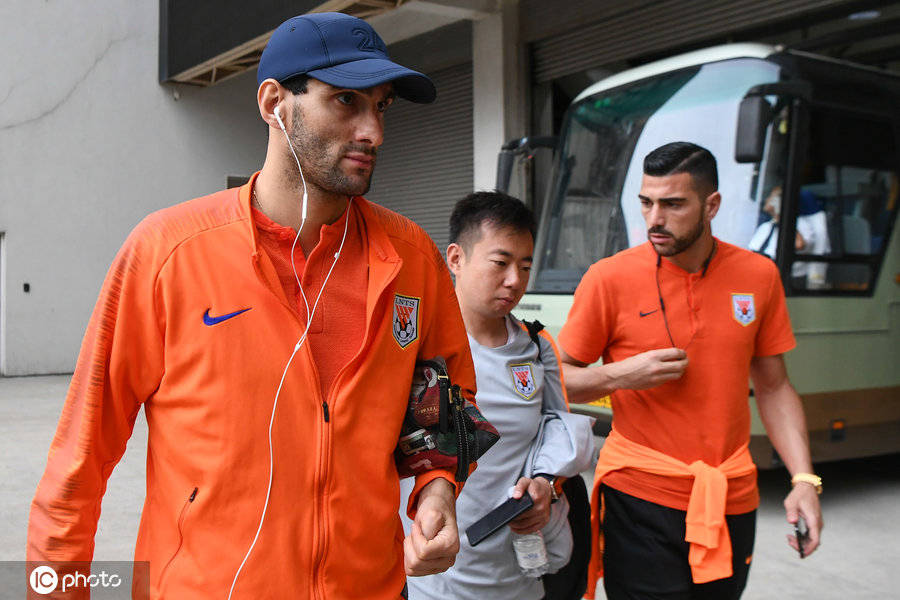 九游体育在线-深圳佳兆业坚守防线，主场迎战山东鲁能不畏强手的简单介绍