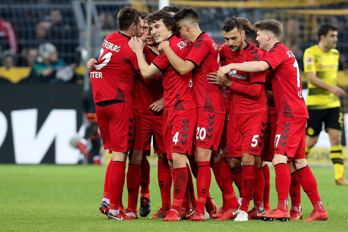 九游体育网页版登录入口-弗赖堡客场不敌卡尔斯鲁厄，遭遇连败！