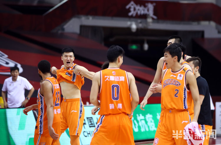 上海队表现神勇，实现对手双杀