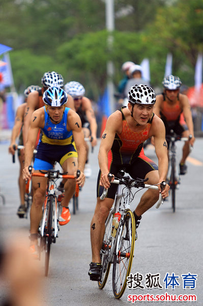 九游体育网页版登录入口-包含俄罗斯铁人三项选手一马当先，领跑全场的词条