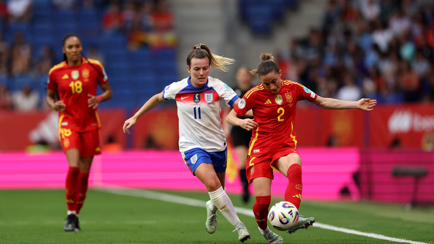 关于奥克兰女子足球赛事持续升温的信息