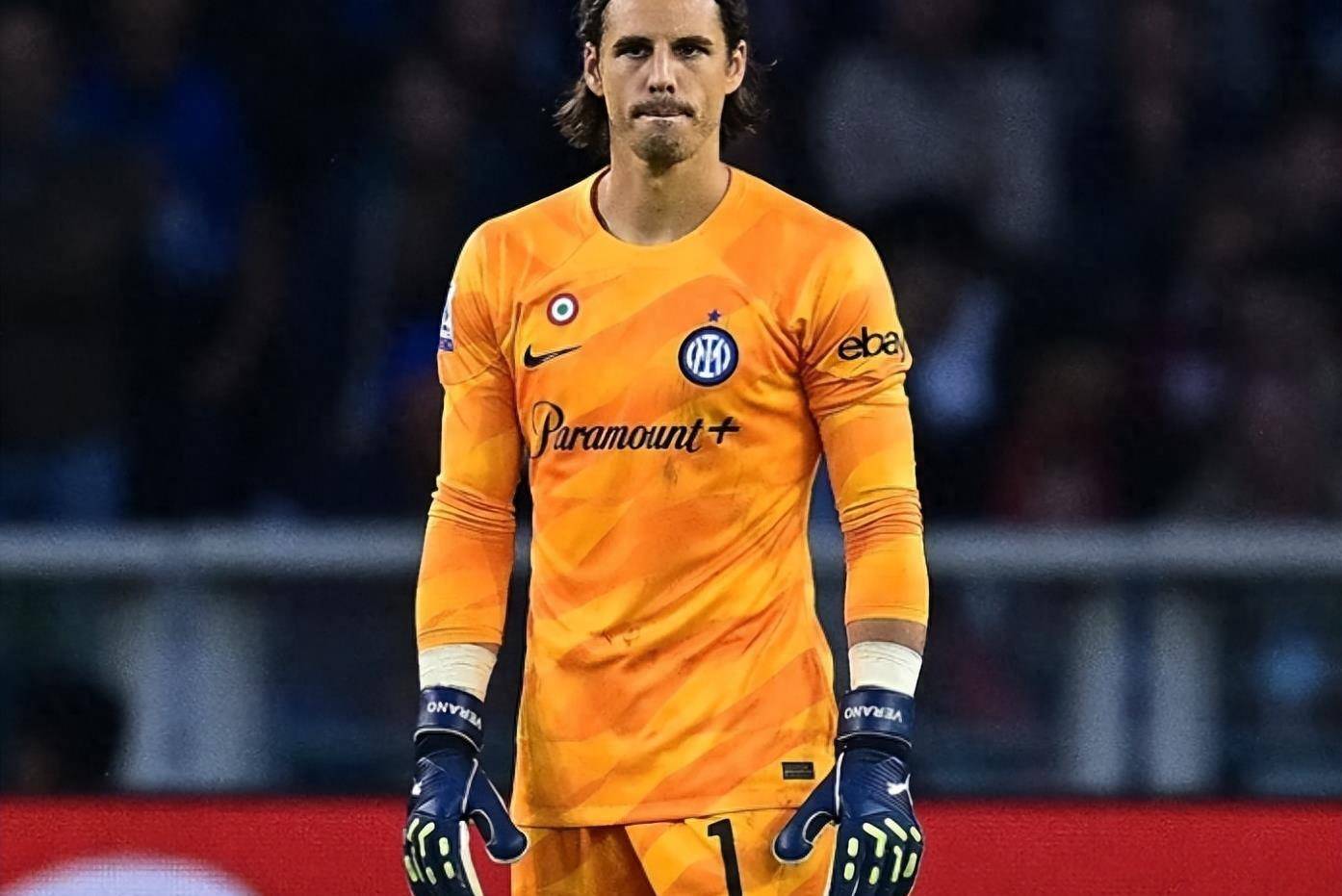 包含查尔顿竞技客场大胜，提前锁定冠军的词条